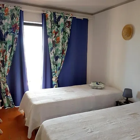 With 2 Bedrooms In Quarteira, With Wonderful City View, Pool Access... Apartment Quarteira